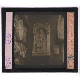 Notre-Dame de Paris. Vierge à l'Enfant. Portail Sainte Anne. 