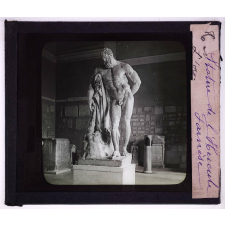 Les Dieux romains. Statue de l'Hercule Farnèse.