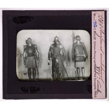 Armes blanches, armes défensives. Uniformes militaires, XIVe siècle.