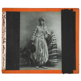 Algérie, pays indigènes. Mauresque d'Alger (Riche costume d'intérieur).