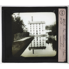 La Meunerie moderne. Vue extérieure d'un moulin.
