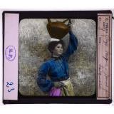 Folklore. Jeune fille basquaise.
