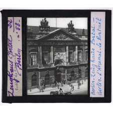 Berlin. Zeughaus Portal. Berlin. L'Arsenal. Le Portail.