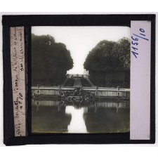 Les Environs de Paris. Versailles. Bassin de Neptune et avenue des Marmousets.