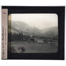 Montagne noire, Garrigues, Cévennes, Vivarais. Le Vigan vu de Montdardier. Vue vers l'Aigoual.