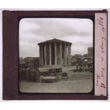 Les Dieux romains. Temple de Vesta. Rome.