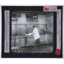 Un Hôpital moderne. Hôpital Pasteur (Services annexes). Bacs à tremper le linge.