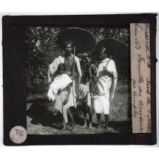 Le Sud de l'Inde. Le pays et les habitants. La religion. Famille des serviteurs des temples.