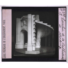 Une Visite au Conservatoire des Arts et Métiers. Escalier de la cathédrale de Strasbourg.