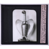 Galerie d'Apollon. Vase antique de porphyre, orfèvrerie française du XIIe. Ancien trésor de St Denis.