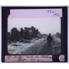 Arras et les champs de bataille de l'Artois. Le théâtre des combats de 1915. Route de Béthune, février 1916.