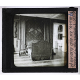 Le Mobilier en France du Moyen-Age au XIXè siècle. Lit. 1e moitié du 18e siècle. Musée des arts décoratifs.