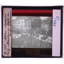 L'Alsace-Lorraine en 1918. Strasbourg. Défilé des troupes françaises.