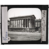 Sud-Est. Nîmes. La Maison Carrée.