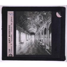 Les Arts du XVIIe siècle. Art moderne. Château de Versailles. Galerie des glaces.