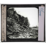 Le Tremblement de Terre de Messine (28 décembre 1908). Maison écroulée sur la mer.
