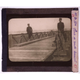 Les Travaux du génie dans un régiment de sapeurs mineurs. II. Manoeuvres de pontage. Pont de route terminé.