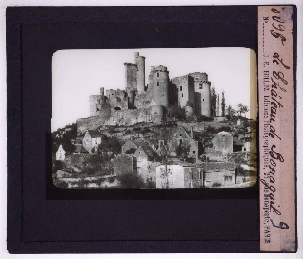 Les Châteaux historiques français. Le château de Bonaguil.