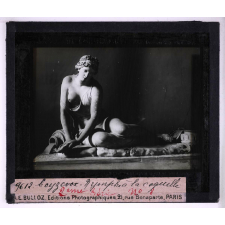 La Sculpture française du XVIIe et du XVIIIe siècle au Musée du Louvre. Coyzevox. Nymphe à la coquille.
