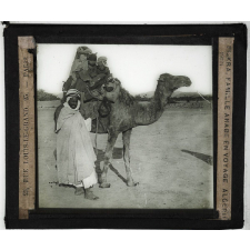 Colonies, Algérie. Biskra. Famille arabe en voyage.
