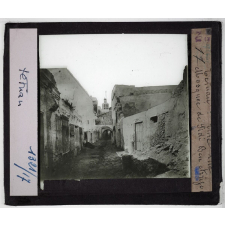 Le Maroc. Tétouan : Une rue. Mosquée de Sidi Ben Arrizo.