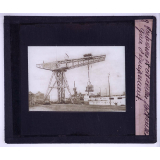 Forteresses et citadelles flottantes. (Les grands cuirassiers modernes). Grue d'équipement.