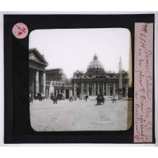 Rome. Palatin : Vue générale de la place St Pierre, colonnade et basilique.