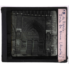 Notre-Dame de Paris. Porte de Ste Anne (Droite).