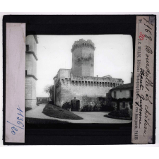 La Guyenne. Bourdeilles. Le château.
