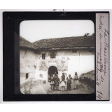 Macédoine. Entrée de monastère. 