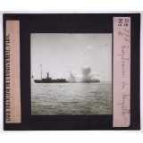 Torpilleurs et sous-marins. Explosion de torpille.