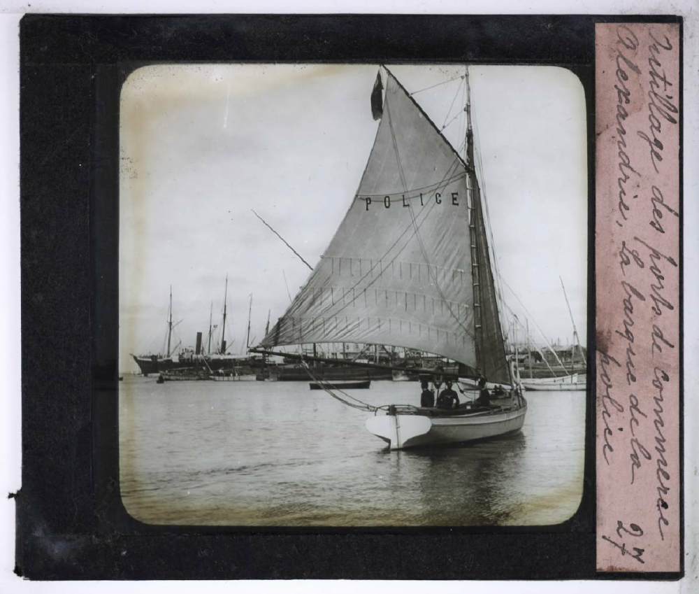 L'Outillage des grands ports de commerce modernes. Alexandrie, la barque de la police.