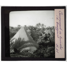 Algérie, Tunisie, Maroc. Campement de touristes à Touggourt.