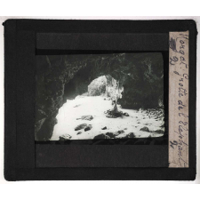 Les Plages. Morgat : Grotte de l'Eléphant.