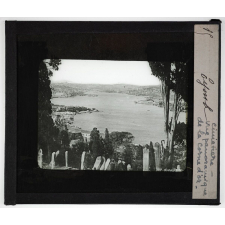 Constantinople et le Bosphore. Eyoub, cimetière. vue panoramique de la Corne d'or.