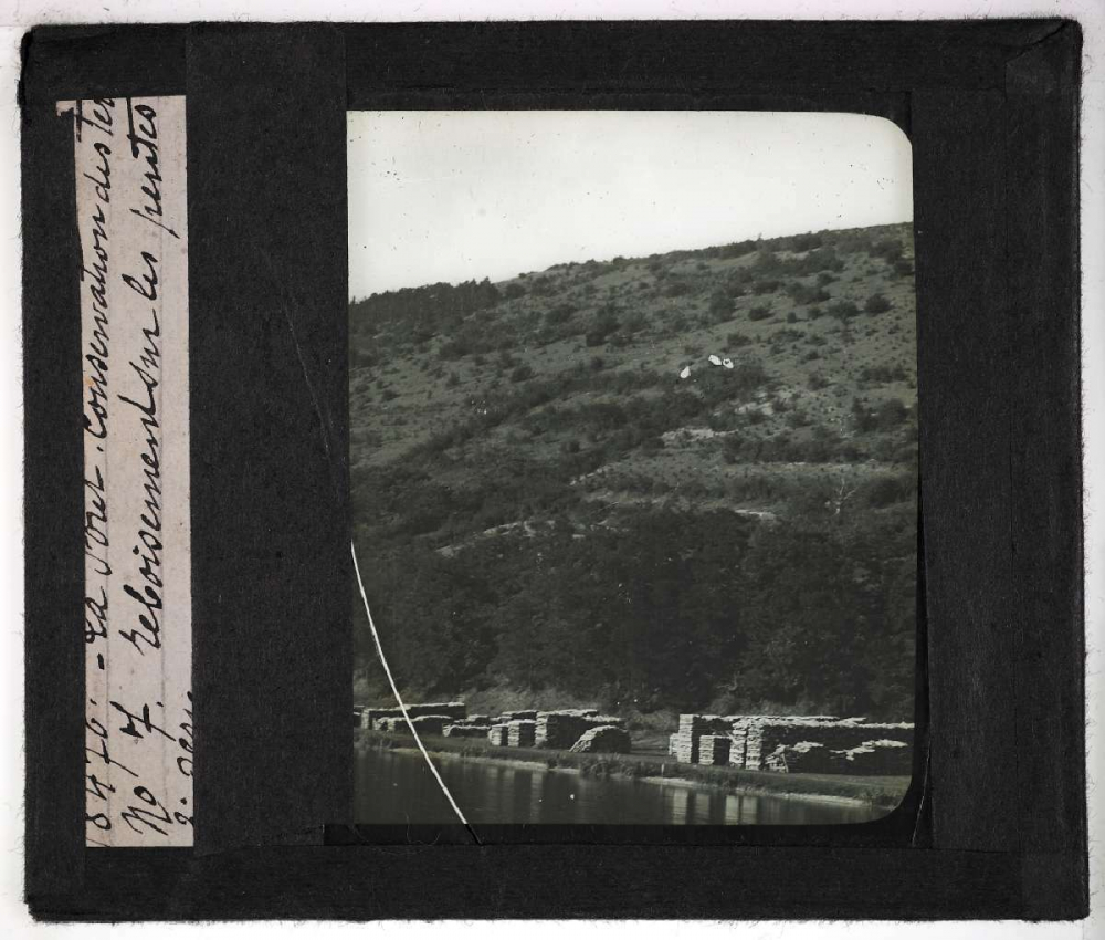 Conservation des terres en montagne et sur les pentes. Action de la forêt sur le sol et sur le régime des eaux, pâturages, prés, bois, correction des torrents. Reboisement sur les pentes.