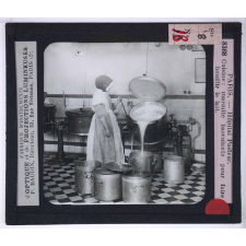 Un Hôpital moderne. Hôpital Pasteur (Services annexes). Cuisine: marmite basculante pour faire bouillir le lait.