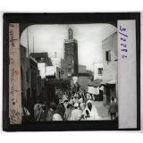 Le Maroc. Géographie, types et coutumes. Tanger. Rue et Mosquée.