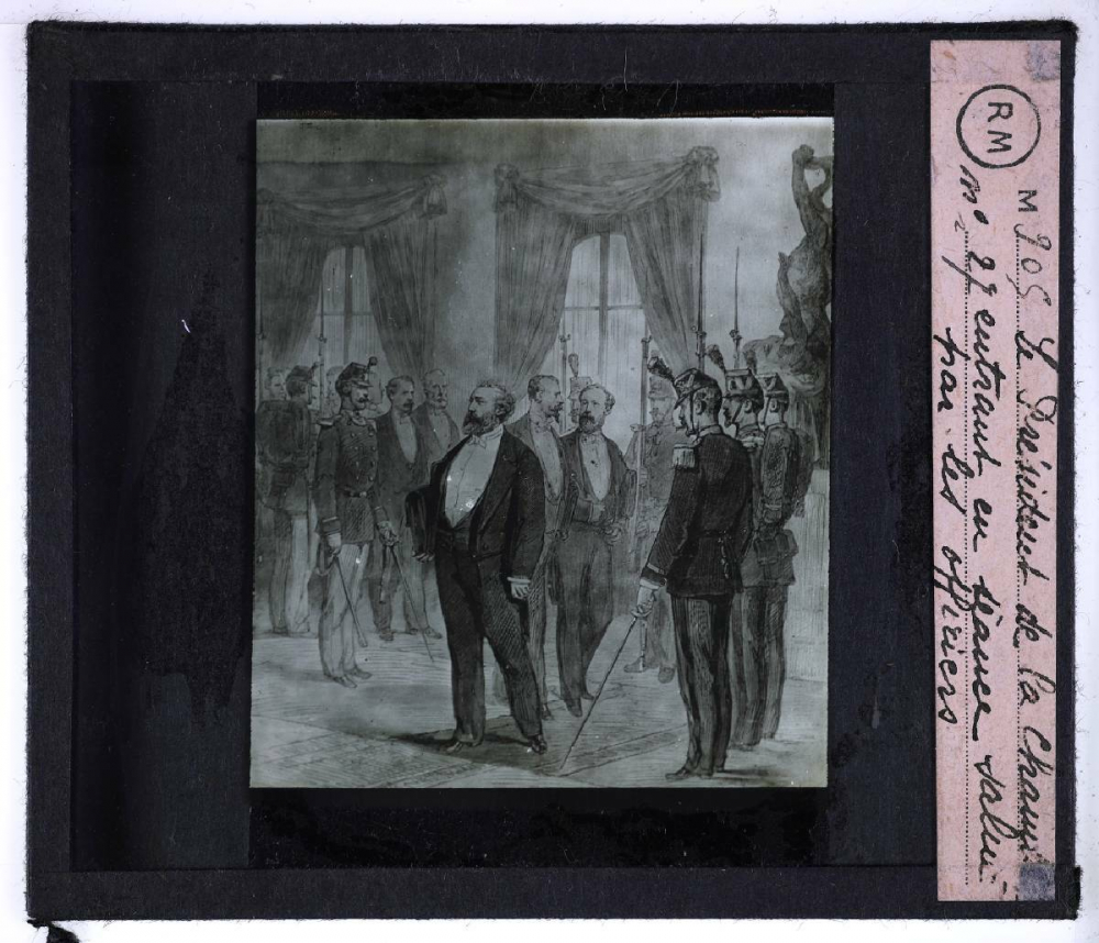 Le Palais-Bourbon. Le Président de la Chambre entrant en séance salué par les officiers.