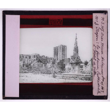 Oise, Meuse, Seine-et-Marne et Ardennes en 1918. Noyon : La fontaine, Cathédrale, l'Hôtel de ville.