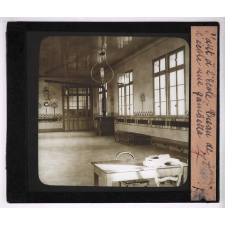 L'Art à l'école. Préau de l'école rue Gambetta.