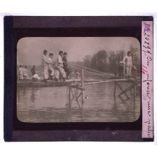 Les Travaux du génie dans un régiment de sapeurs mineurs. I. Fascinages, passerelles, ponts. On enfonce une palée.