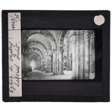Le Morvan avallonnais. Eglise de Vézelay : Latéral droit.