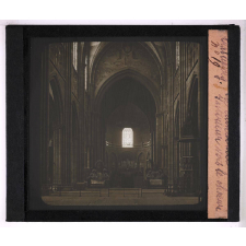 La Cathédrale de Strasbourg. Intérieur vers le chœur.