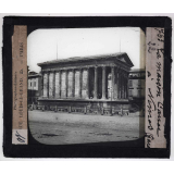 Midi. La Maison Carrée à Nîmes (Gard).