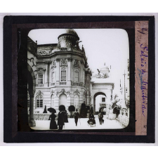 La Rue des nations et la berge de la rive gauche de la Seine à l'exposition universelle de 1900. Palais de l'Autriche.