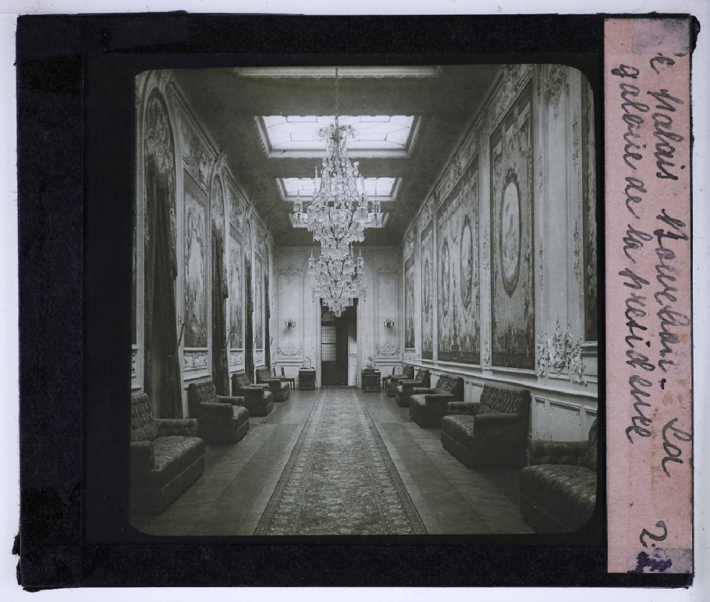 Le Palais-Bourbon. La galerie de la présidence.