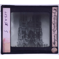 Villes martyres. Reims. Cathédrale façade occidentale.
