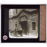 Paris au XVI. L'Hôtel carnavalet, l'entrée.