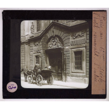 Paris au XVI. L'Hôtel carnavalet, l'entrée.